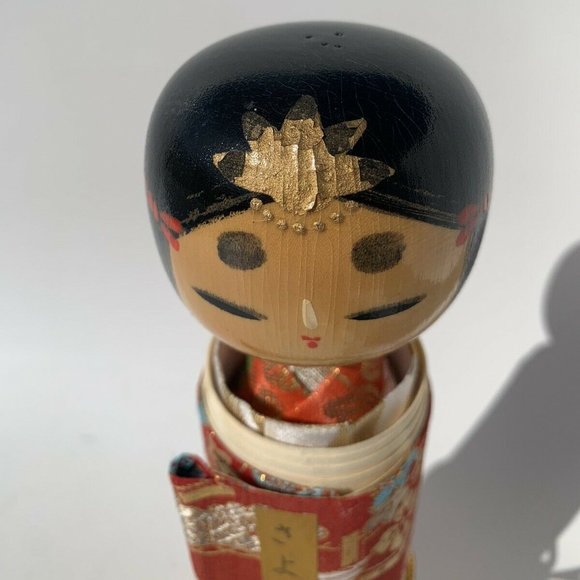 Wooden Geisha Girl With Scroll Handcrafted Japan - Picture 5 of 8